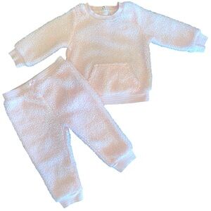Calvin Klein Baby Girls Warm Plush Pink Pajama Outfit Set 6-9 Months Worn Once